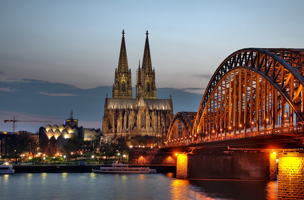 Kölner Dom und Hohenzollernbrücke – Fahrten in Köln